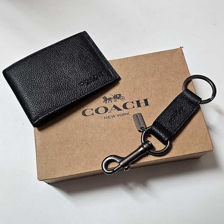 mens keychain and accessories