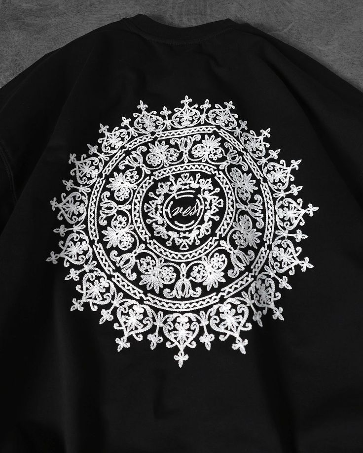 Drop shadow mandala print tshirt