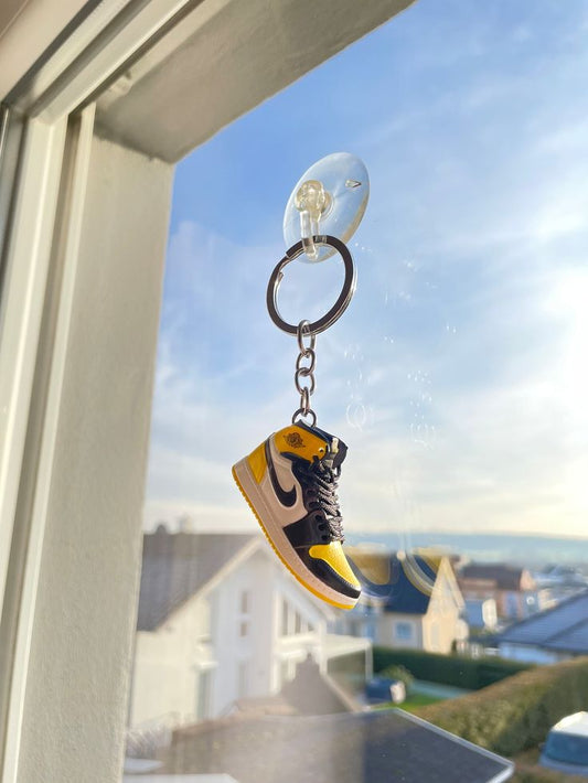 Man's shoes keychains