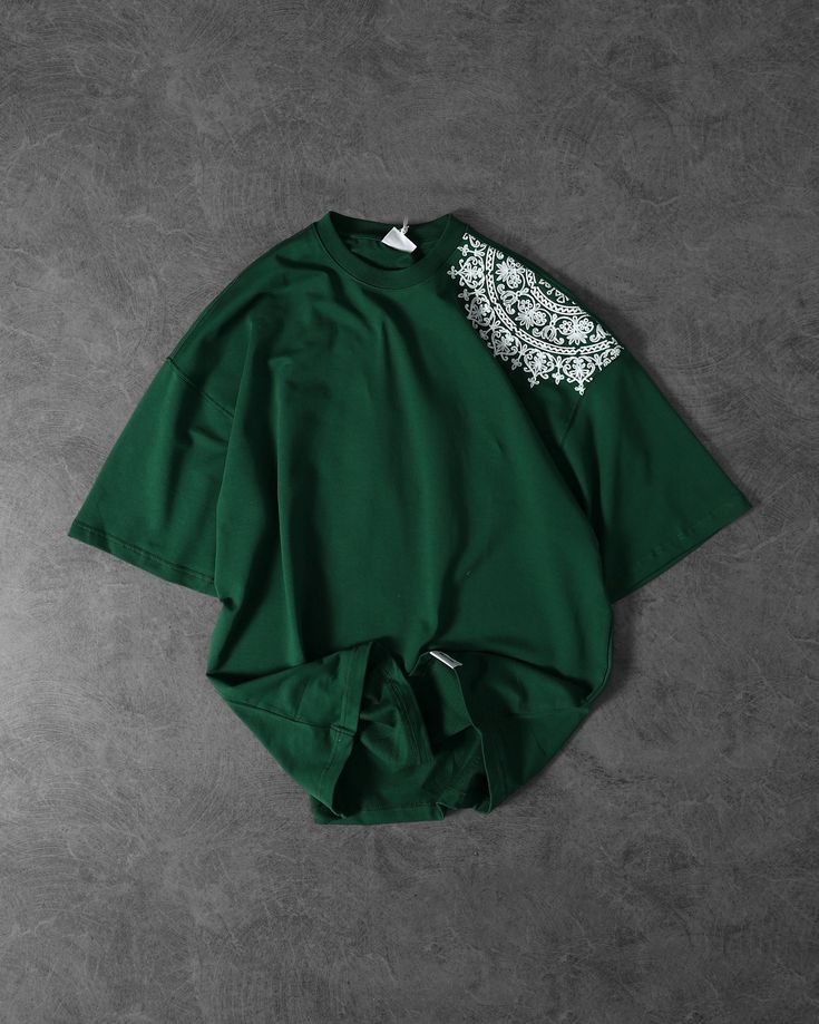 Drop shadow mandala print tshirt